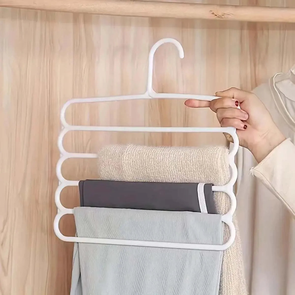 10-Pack Metal Traceless Hangers: Non-Slip, Heavy-Duty Space Savers for Bedroom Closets